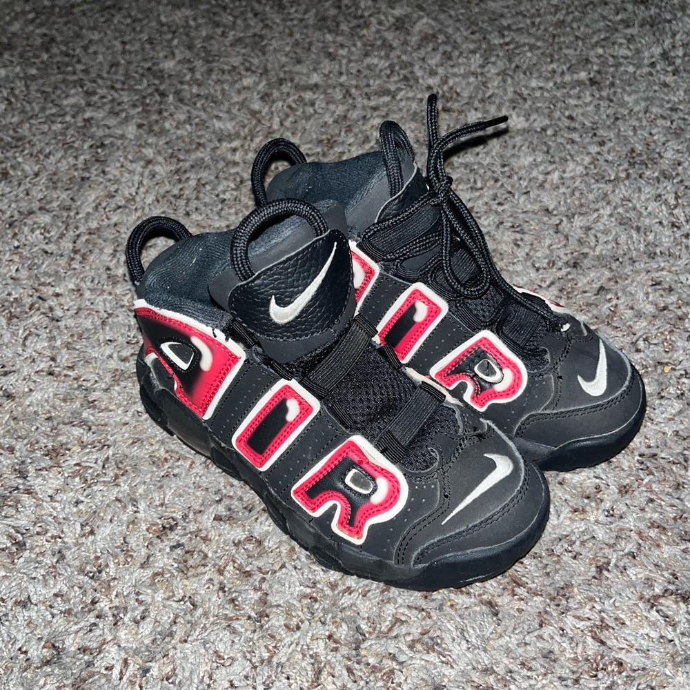 Boys nikes